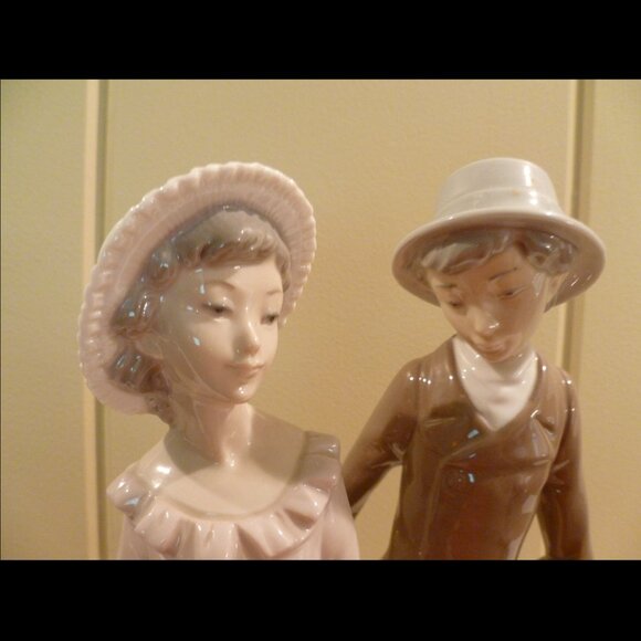 Nao by Lladro Vintage 1978 Figurine #278 Merry Youth Couple Strolling - Picture 9 of 15